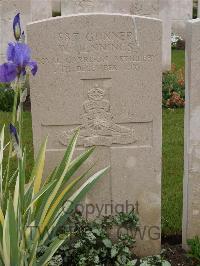 Etaples Military Cemetery - Jennings, William