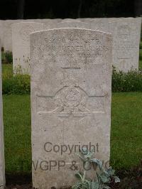 Etaples Military Cemetery - Johns, Frank Turner