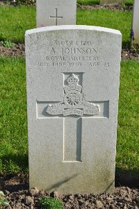 Etaples Military Cemetery - Johnson, Albert