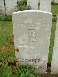 Etaples Military Cemetery - Johnson, E A
