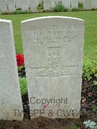 Etaples Military Cemetery - Johnson, Felix Gustave