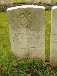 Etaples Military Cemetery - Johnson, James Gilbert