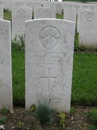 Etaples Military Cemetery - Johnson, Stanley