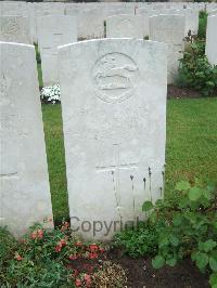 Etaples Military Cemetery - Johnson, V