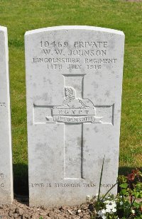 Etaples Military Cemetery - Johnson, Walter William