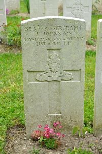 Etaples Military Cemetery - Johnston, James