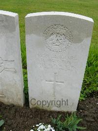 Etaples Military Cemetery - Johnston, R