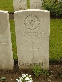 Etaples Military Cemetery - Johnstone, Robert James