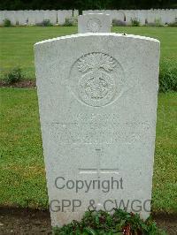 Etaples Military Cemetery - Jones, Arthur Vernon
