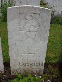 Etaples Military Cemetery - Jones, C