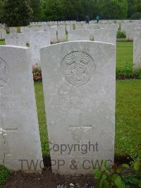 Etaples Military Cemetery - Jones, D E