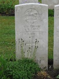 Etaples Military Cemetery - Jones, David Owen