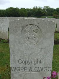 Etaples Military Cemetery - Jones, E