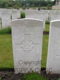 Etaples Military Cemetery - Jones, F