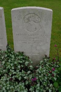 Etaples Military Cemetery - Jones, G