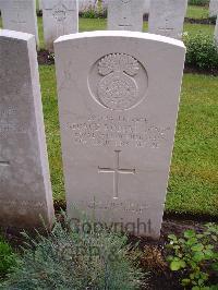 Etaples Military Cemetery - Jones, George Robert