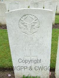 Etaples Military Cemetery - Jones, J