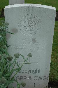 Etaples Military Cemetery - Jones, James Forbes