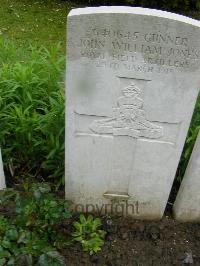 Etaples Military Cemetery - Jones, John William