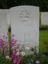 Etaples Military Cemetery - Jones, Walter