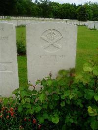 Etaples Military Cemetery - Jones, W
