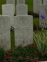 Etaples Military Cemetery - Jones, William Frederick