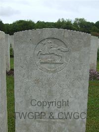 Etaples Military Cemetery - Jones, W H