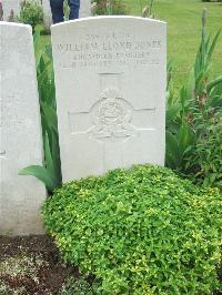 Etaples Military Cemetery - Jones, William Lloyd