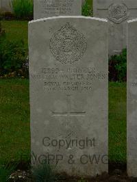 Etaples Military Cemetery - Jones, William Walter