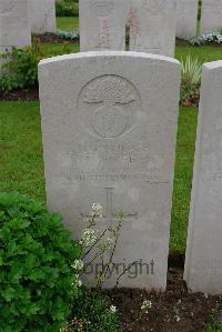 Etaples Military Cemetery - Joyce, J