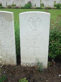 Etaples Military Cemetery - Judd, P G