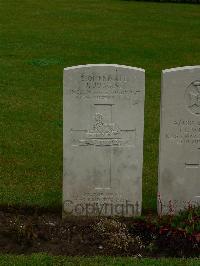Etaples Military Cemetery - Juggins, J