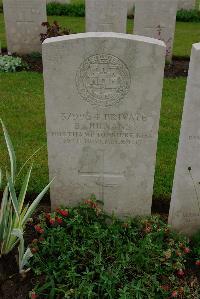 Etaples Military Cemetery - Julyans, Benjamin
