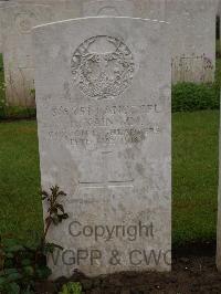 Etaples Military Cemetery - Kain, H