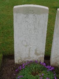 Etaples Military Cemetery - Kavanagh, J