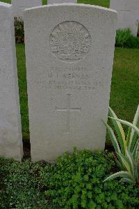 Etaples Military Cemetery - Keenan, Michael John