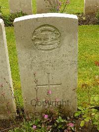 Etaples Military Cemetery - Kelham, E V