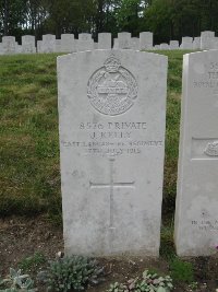 Etaples Military Cemetery - Kelly, J