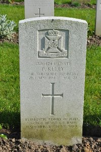 Etaples Military Cemetery - Kelly, Peter