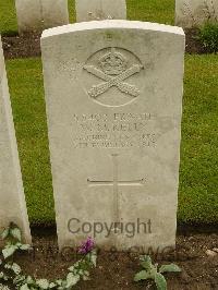 Etaples Military Cemetery - Kelly, Walter Montague