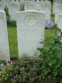 Etaples Military Cemetery - Kemp, I P