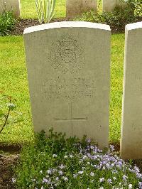 Etaples Military Cemetery - Kempshall, F J