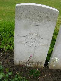 Etaples Military Cemetery - Kempster, Leonard Frederick