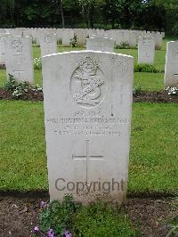 Etaples Military Cemetery - Kennard, Willoughby Arthur