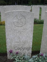 Etaples Military Cemetery - Kennedy, W