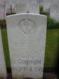 Etaples Military Cemetery - Kenny, Daniel