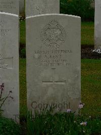 Etaples Military Cemetery - Kent, A