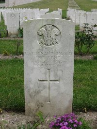 Etaples Military Cemetery - Kent, P N