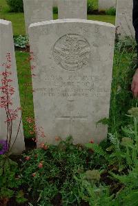 Etaples Military Cemetery - Kerfoot, J E
