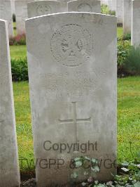 Etaples Military Cemetery - Kerr, Hugh Stewart